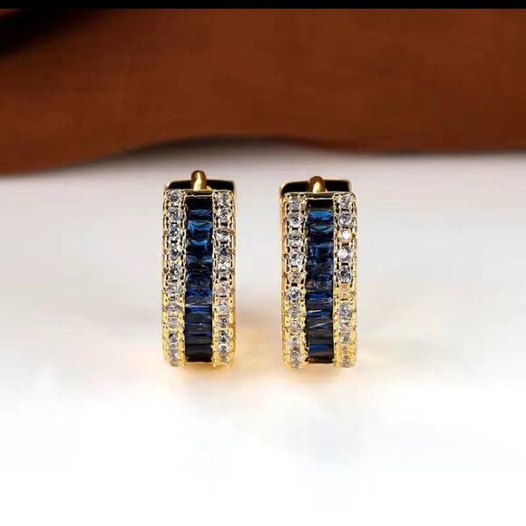 Small Huggie Earrings with Tons of Bling (gold tone) 650 - Picture 3 of 8